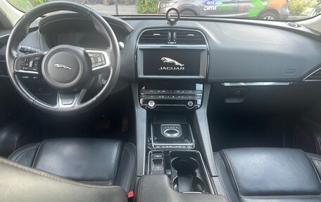 Jaguar F-Pace, 2019 год, 3 100 000 рублей, 13 фотография