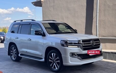 Toyota Land Cruiser 200, 2018 год, 7 100 000 рублей, 2 фотография