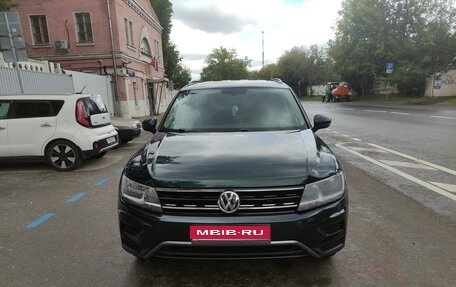 Volkswagen Tiguan II, 2018 год, 2 125 000 рублей, 1 фотография