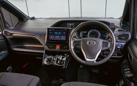 Toyota Noah III, 2014 год, 1 840 000 рублей, 6 фотография