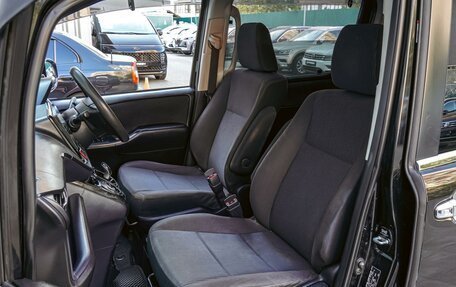 Toyota Noah III, 2014 год, 1 840 000 рублей, 8 фотография
