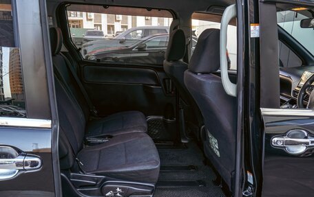 Toyota Noah III, 2014 год, 1 840 000 рублей, 13 фотография