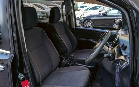 Toyota Noah III, 2014 год, 1 840 000 рублей, 11 фотография