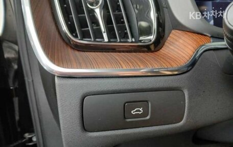 Volvo XC60 II, 2022 год, 3 070 000 рублей, 10 фотография