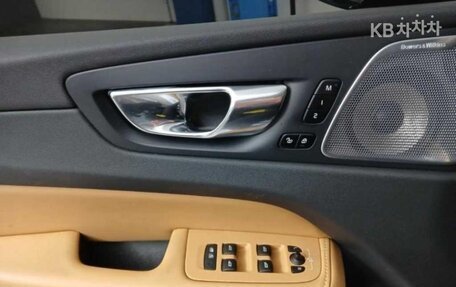 Volvo XC60 II, 2022 год, 3 070 000 рублей, 11 фотография