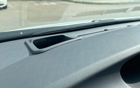 Toyota Prius, 2010 год, 1 370 000 рублей, 13 фотография