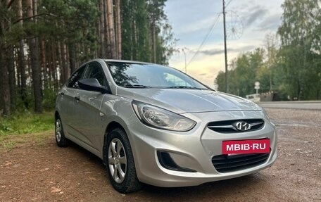 Hyundai Solaris II рестайлинг, 2012 год, 648 000 рублей, 2 фотография