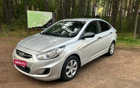Hyundai Solaris II рестайлинг, 2012 год, 648 000 рублей, 12 фотография