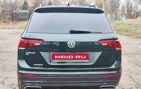 Volkswagen Tiguan II, 2018 год, 2 125 000 рублей, 2 фотография