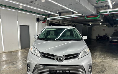 Toyota Sienna III, 2019 год, 2 850 000 рублей, 1 фотография