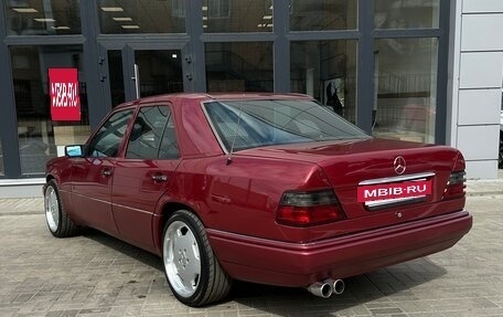 Mercedes-Benz E-Класс, 1993 год, 790 000 рублей, 4 фотография