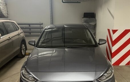 Hyundai Solaris II рестайлинг, 2017 год, 1 350 000 рублей, 1 фотография