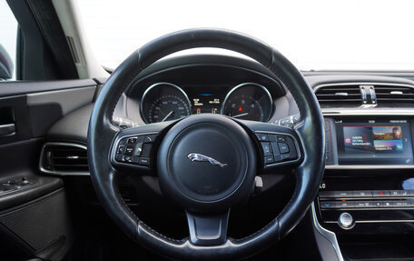Jaguar XE I рестайлинг, 2015 год, 1 450 000 рублей, 12 фотография