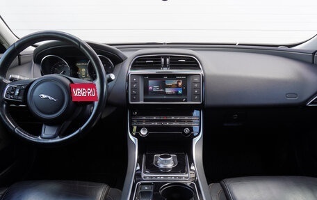 Jaguar XE I рестайлинг, 2015 год, 1 450 000 рублей, 10 фотография