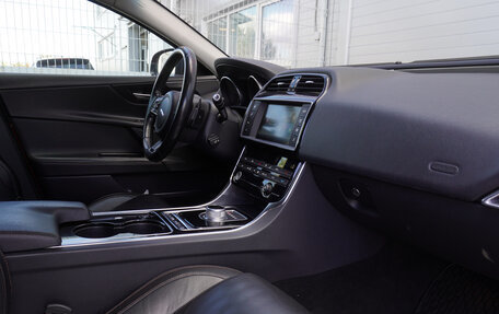 Jaguar XE I рестайлинг, 2015 год, 1 450 000 рублей, 19 фотография