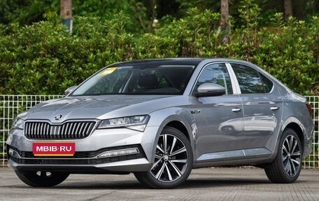 Skoda Superb III рестайлинг, 2025 год, 2 600 000 рублей, 1 фотография