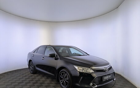 Toyota Camry, 2017 год, 1 950 000 рублей, 3 фотография