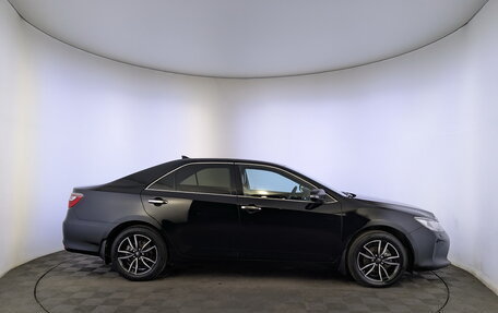 Toyota Camry, 2017 год, 1 950 000 рублей, 4 фотография