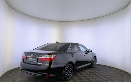 Toyota Camry, 2017 год, 1 950 000 рублей, 5 фотография