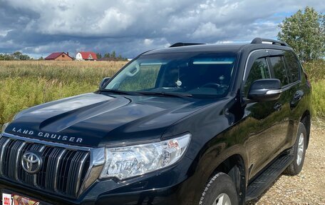 Toyota Land Cruiser Prado 150 рестайлинг 2, 2021 год, 6 500 000 рублей, 4 фотография