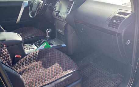 Toyota Land Cruiser Prado 150 рестайлинг 2, 2021 год, 6 500 000 рублей, 7 фотография