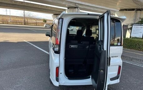 Honda Stepwgn IV, 2021 год, 2 070 000 рублей, 10 фотография