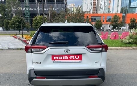 Toyota RAV4, 2020 год, 2 650 000 рублей, 7 фотография