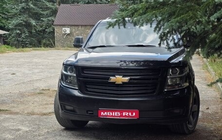 Chevrolet Tahoe IV, 2015 год, 2 800 000 рублей, 1 фотография