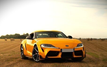 Toyota Supra, 2022 год, 6 500 000 рублей, 9 фотография