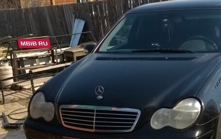 Mercedes-Benz C-Класс, 2004 год, 600 000 рублей, 1 фотография
