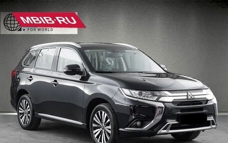 Mitsubishi Outlander III рестайлинг 3, 2022 год, 1 980 000 рублей, 1 фотография