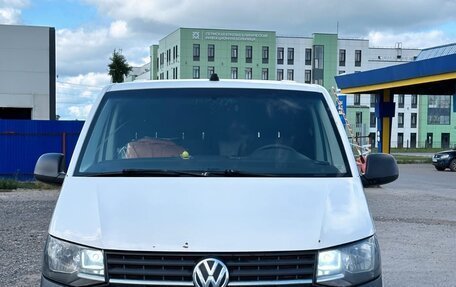 Volkswagen Transporter T6 рестайлинг, 2018 год, 2 200 000 рублей, 1 фотография