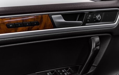 Volkswagen Touareg III, 2012 год, 1 545 000 рублей, 7 фотография