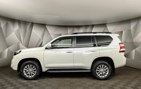 Toyota Land Cruiser Prado 150 рестайлинг 2, 2017 год, 3 297 000 рублей, 5 фотография