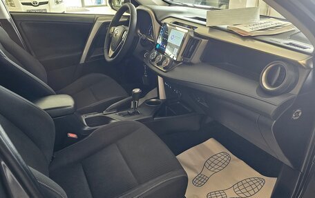 Toyota RAV4, 2015 год, 1 790 000 рублей, 10 фотография