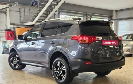 Toyota RAV4, 2015 год, 1 790 000 рублей, 4 фотография