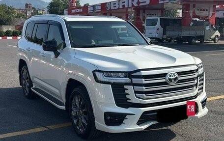 Toyota Land Cruiser, 2022 год, 8 000 000 рублей, 2 фотография