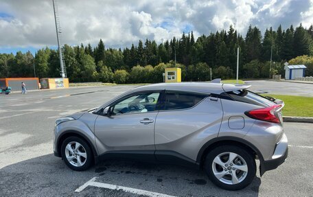 Toyota C-HR I рестайлинг, 2018 год, 2 250 000 рублей, 7 фотография