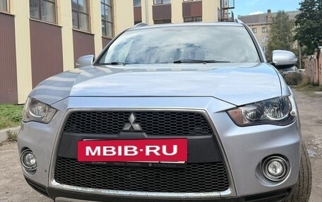Mitsubishi Outlander III рестайлинг 3, 2010 год, 1 000 000 рублей, 3 фотография