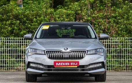 Skoda Superb III рестайлинг, 2025 год, 2 600 000 рублей, 2 фотография