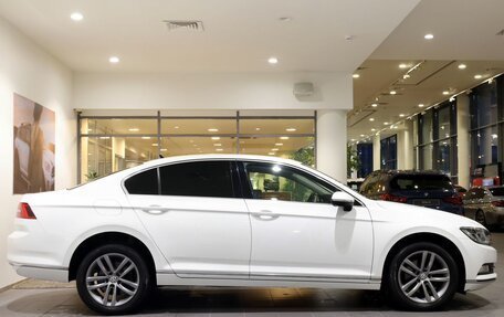 Volkswagen Passat B8 рестайлинг, 2016 год, 1 740 000 рублей, 4 фотография