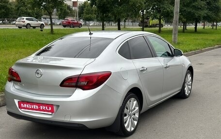 Opel Astra J, 2014 год, 890 000 рублей, 3 фотография