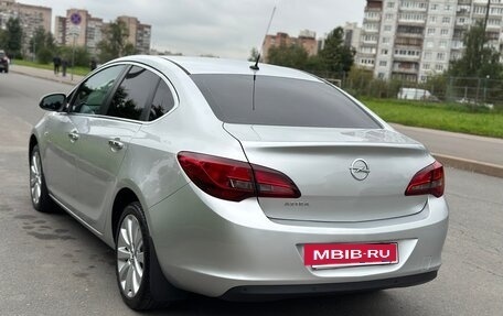 Opel Astra J, 2014 год, 890 000 рублей, 4 фотография
