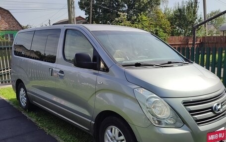 Hyundai H-1 II рестайлинг, 2016 год, 2 375 000 рублей, 2 фотография