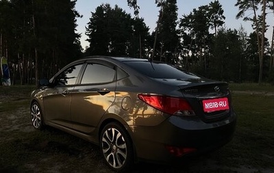Hyundai Solaris II рестайлинг, 2015 год, 900 000 рублей, 1 фотография