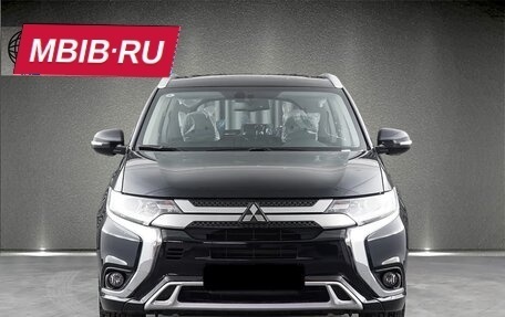 Mitsubishi Outlander III рестайлинг 3, 2022 год, 1 980 000 рублей, 3 фотография