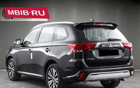 Mitsubishi Outlander III рестайлинг 3, 2022 год, 1 980 000 рублей, 5 фотография