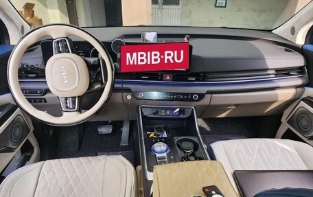 KIA Carnival, 2024 год, 7 700 000 рублей, 3 фотография
