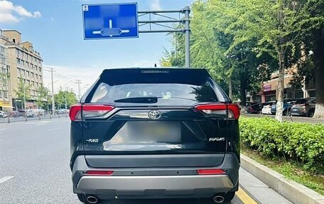 Toyota RAV4, 2022 год, 2 700 000 рублей, 4 фотография