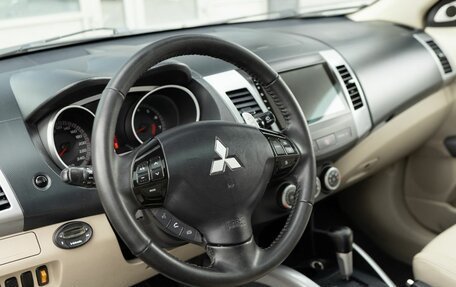 Mitsubishi Outlander III рестайлинг 3, 2008 год, 1 200 000 рублей, 11 фотография